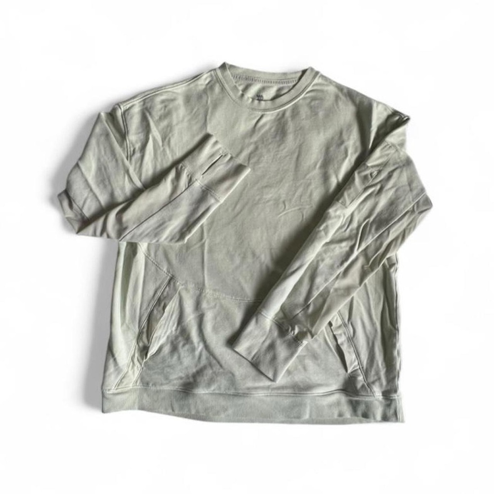 All In Motion Women’s Activewear Long Sleeve Shirt with Pockets Pale Green